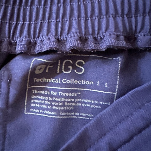 FIGS Skinny Yola scrub pants - Picture 2 of 2